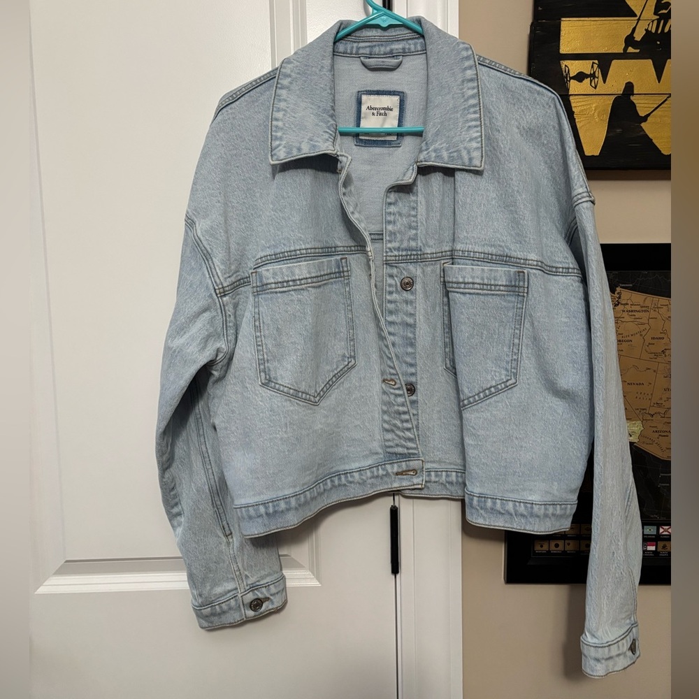 Abercrombie & Fitch Boyfriend Light Blue Denim Trucker Jean Jacket Size XL